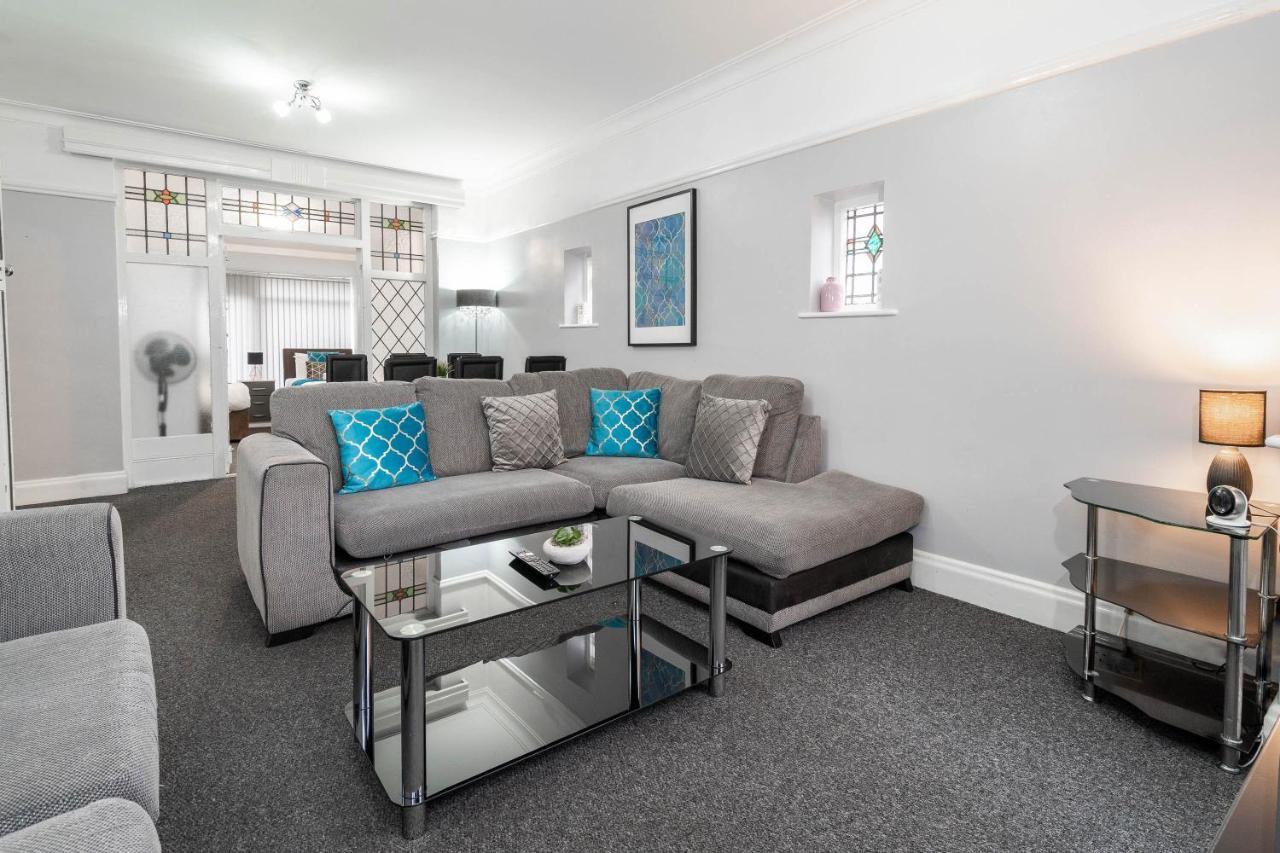 5 Bedroom House - 11 Guests - Garden - Wifi - Smart Tv - Top Rated - Large Driveway 4 Multiple Vehicles - Perfect For Contractors Birmingham Luaran gambar