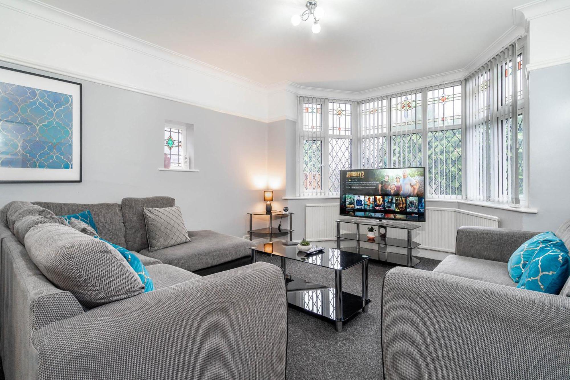 5 Bedroom House - 11 Guests - Garden - Wifi - Smart Tv - Top Rated - Large Driveway 4 Multiple Vehicles - Perfect For Contractors Birmingham Luaran gambar