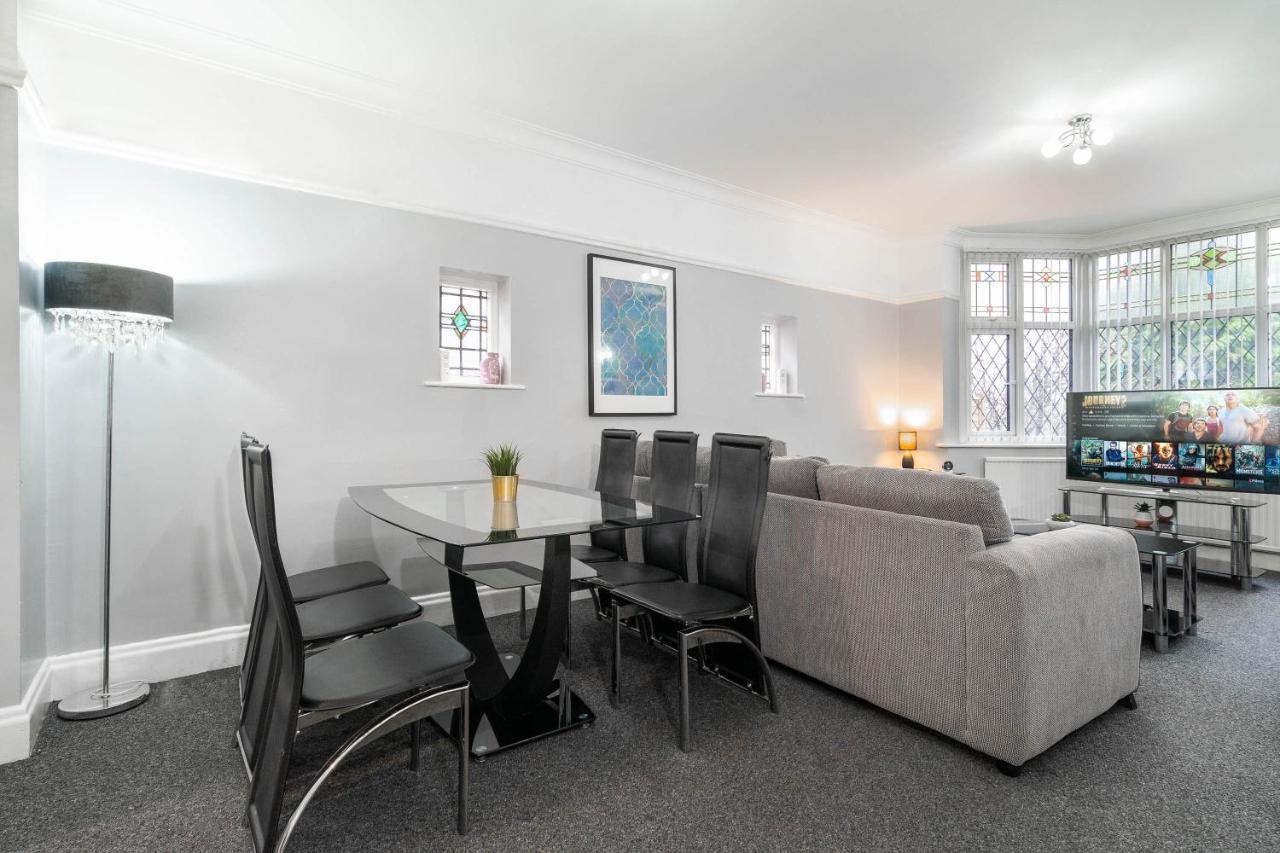 5 Bedroom House - 11 Guests - Garden - Wifi - Smart Tv - Top Rated - Large Driveway 4 Multiple Vehicles - Perfect For Contractors Birmingham Luaran gambar
