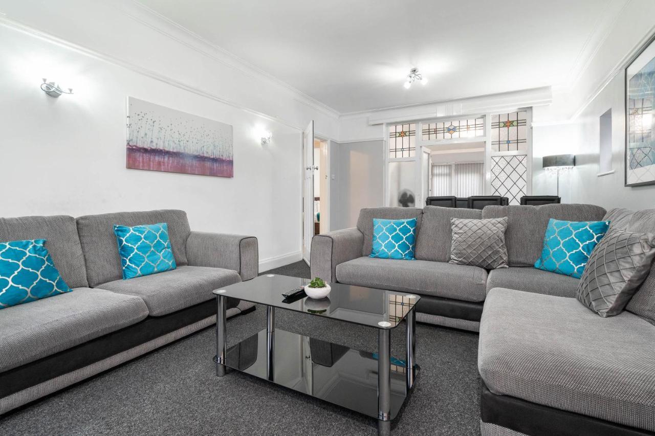 5 Bedroom House - 11 Guests - Garden - Wifi - Smart Tv - Top Rated - Large Driveway 4 Multiple Vehicles - Perfect For Contractors Birmingham Luaran gambar