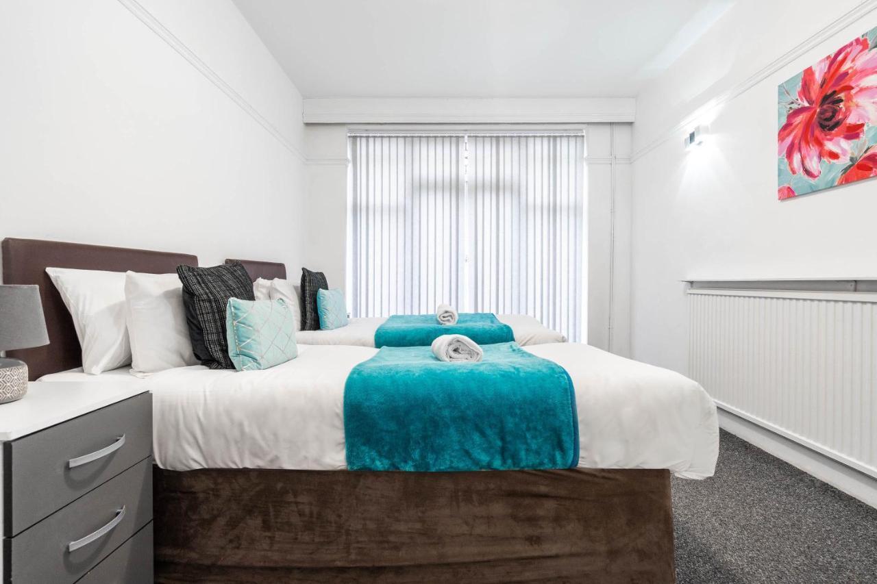 5 Bedroom House - 11 Guests - Garden - Wifi - Smart Tv - Top Rated - Large Driveway 4 Multiple Vehicles - Perfect For Contractors Birmingham Luaran gambar